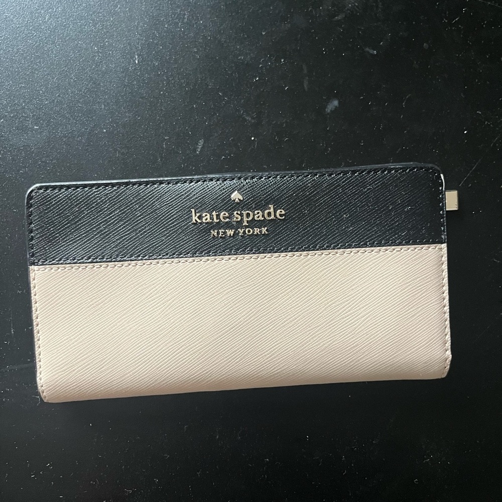 Kate Spade Saffiano Wallet ♠️ black and beige